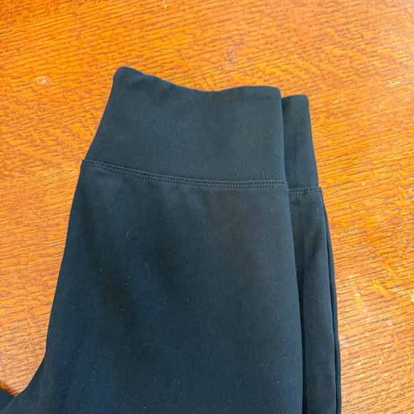 Kendall & Kylie  size Medium Black Leggings with Tapered Fit - Picture 6 of 7
